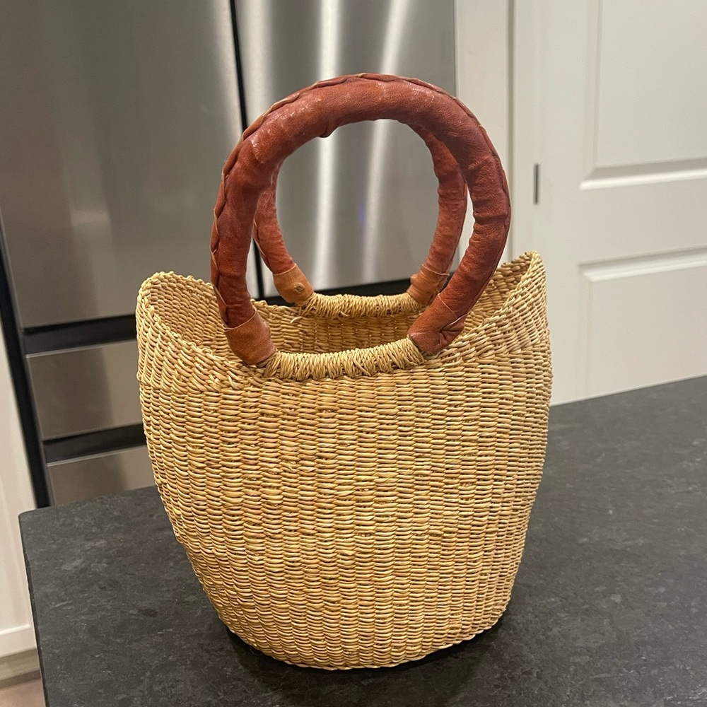 Stylish Tan Woven Bag with Brown Handles
